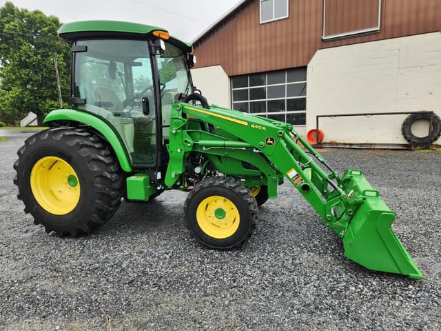 Image of John Deere 4066R equipment image 1