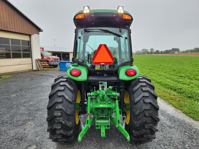 Image of John Deere 4066R equipment image 3