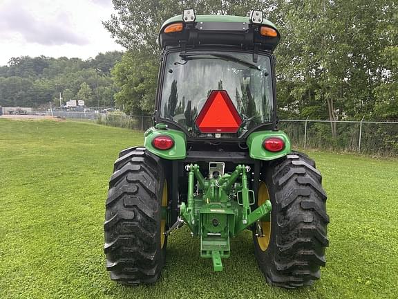 Image of John Deere 4066R equipment image 3