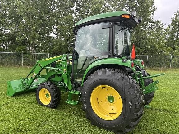Image of John Deere 4066R equipment image 2