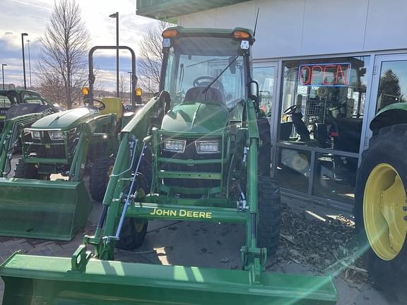 Image of John Deere 4066R equipment image 3