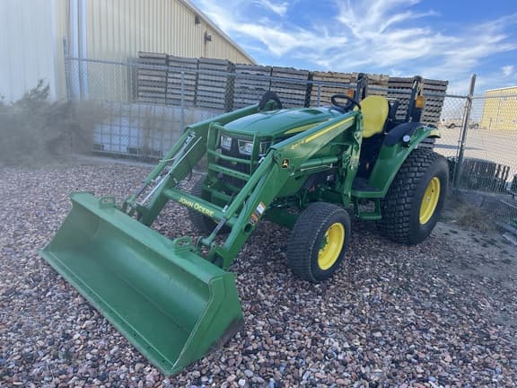 Image of John Deere 4066R equipment image 1