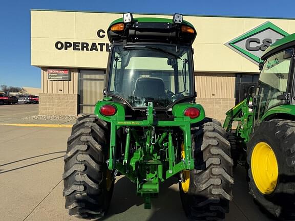 Image of John Deere 4066R equipment image 2