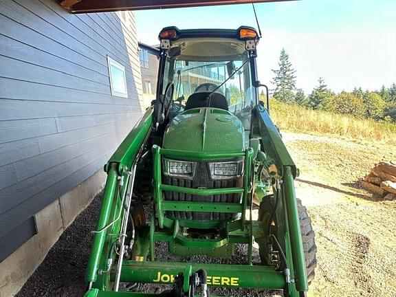 Image of John Deere 4066R equipment image 4