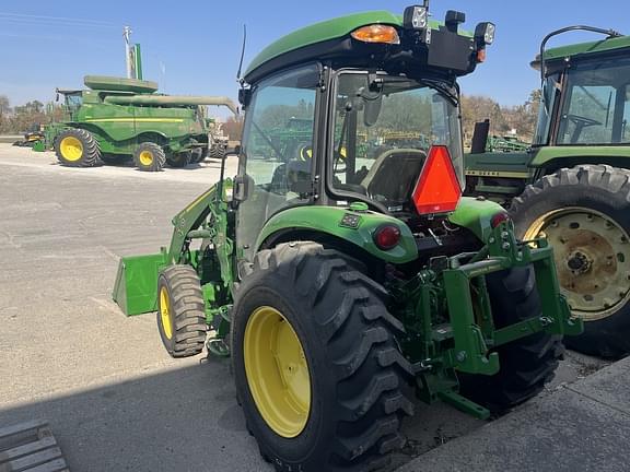 Image of John Deere 4066R equipment image 4