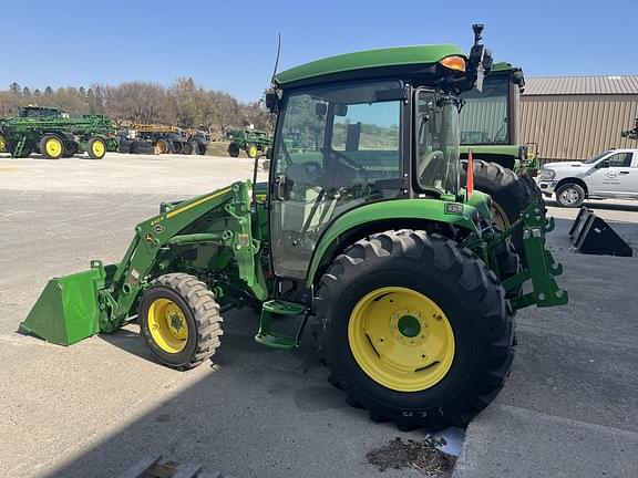 Image of John Deere 4066R equipment image 2