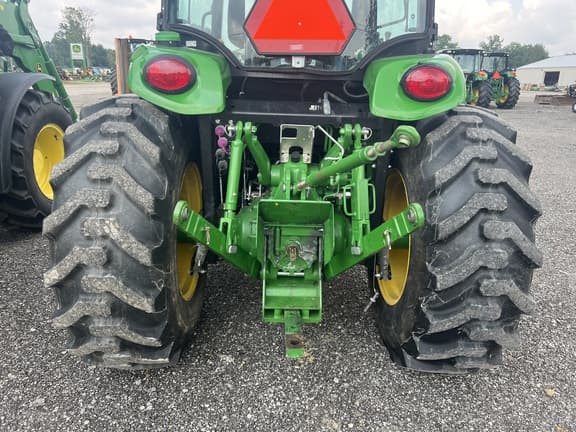 Image of John Deere 4066R equipment image 2