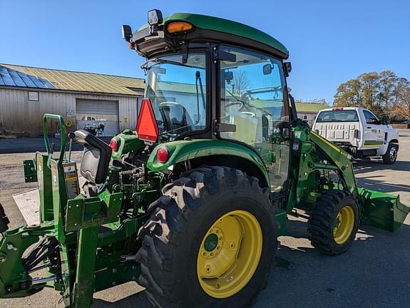 Image of John Deere 4066R equipment image 4