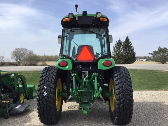 Image of John Deere 4066R equipment image 4