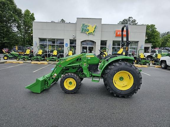 Image of John Deere 4066R equipment image 4