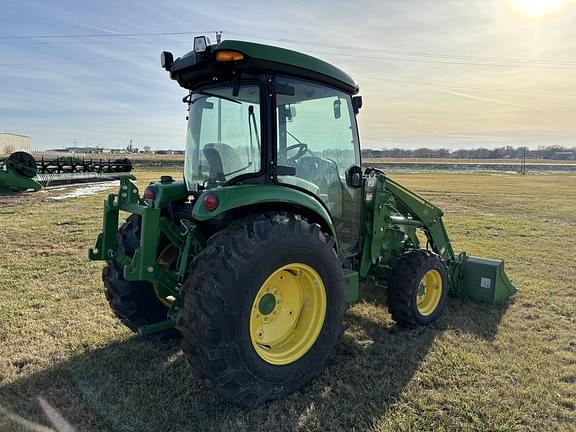 Image of John Deere 4066R equipment image 4