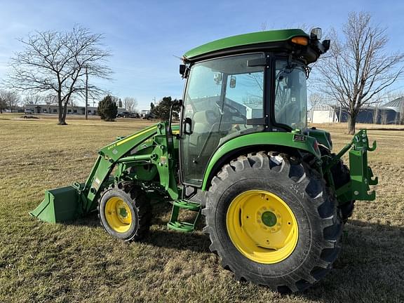 Image of John Deere 4066R equipment image 1