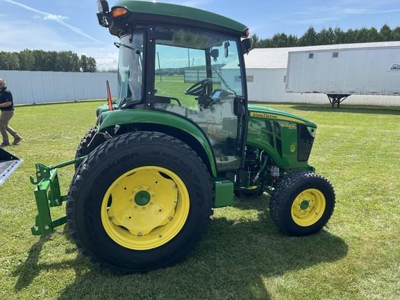 Image of John Deere 4066R equipment image 2