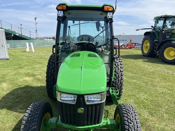 Image of John Deere 4066R equipment image 4