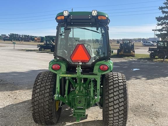 Image of John Deere 4066R equipment image 4