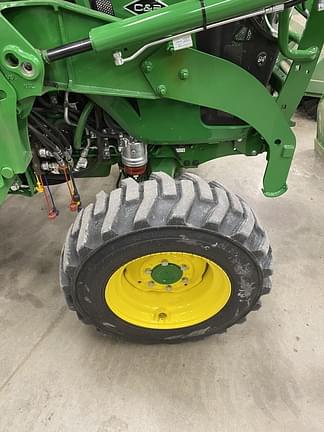 Image of John Deere 4066R equipment image 3