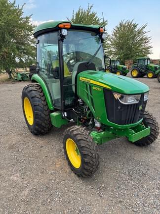 Image of John Deere 4075R equipment image 3