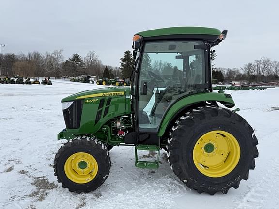 Image of John Deere 4075R equipment image 2