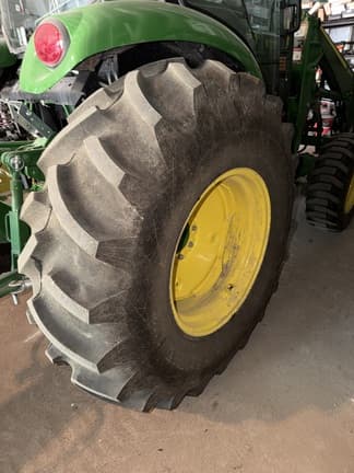 Image of John Deere 4075R equipment image 4