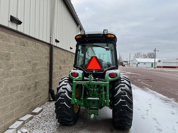 Image of John Deere 4075R equipment image 3