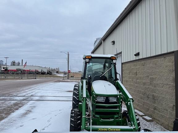 Image of John Deere 4075R equipment image 2