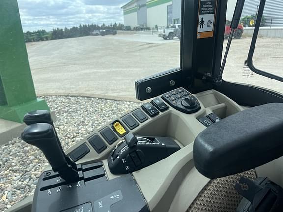 Image of John Deere 4075R equipment image 4