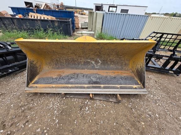 2024 John Deere Backhoe Bucket Equipment Image0