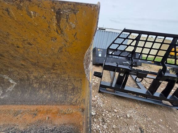 Image of John Deere Backhoe Bucket equipment image 4