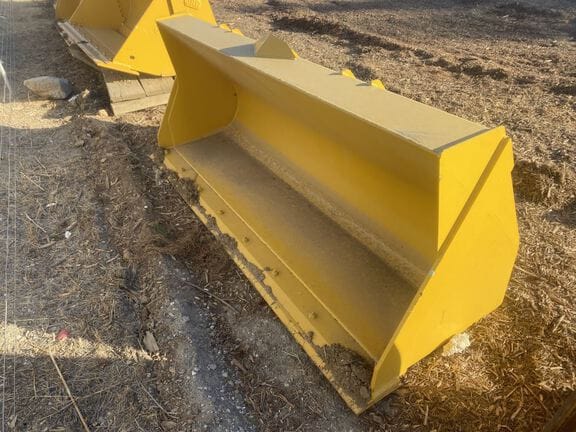 2024 John Deere Backhoe Bucket Equipment Image0