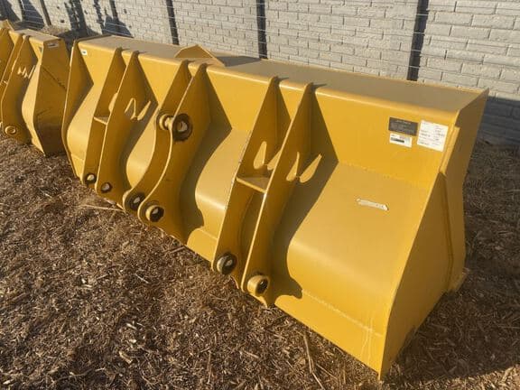 Image of John Deere Backhoe Bucket equipment image 3
