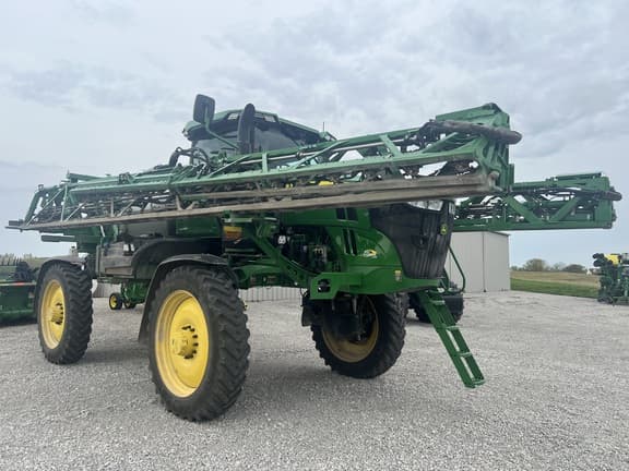 Image of John Deere 410R equipment image 1