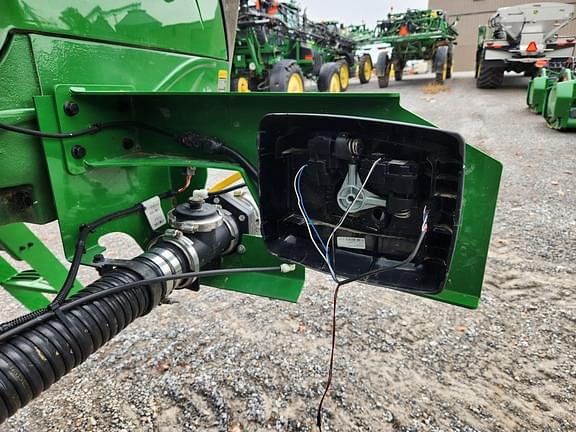 Image of John Deere 410R equipment image 4