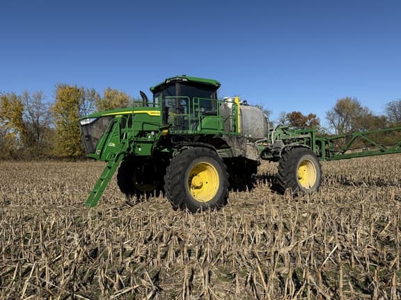 Image of John Deere 410R equipment image 4