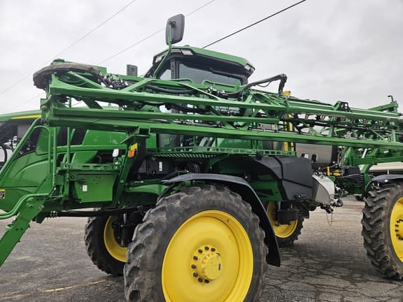 Image of John Deere 410R equipment image 2