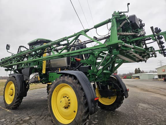 Image of John Deere 410R equipment image 4