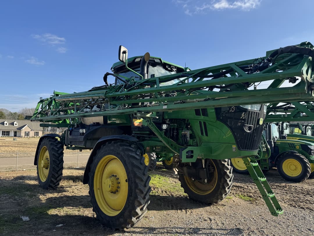 Image of John Deere 410R Image 0