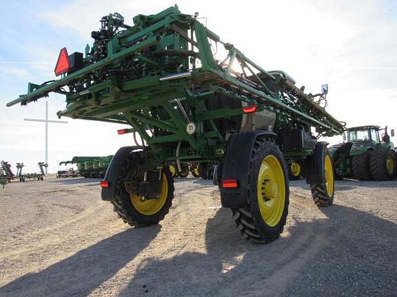 Image of John Deere 410R equipment image 4