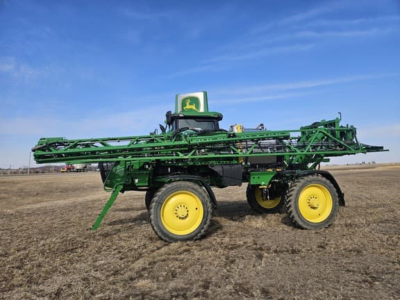 Image of John Deere 410R equipment image 2