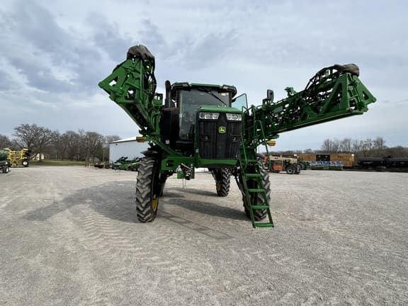 Image of John Deere 410R equipment image 4