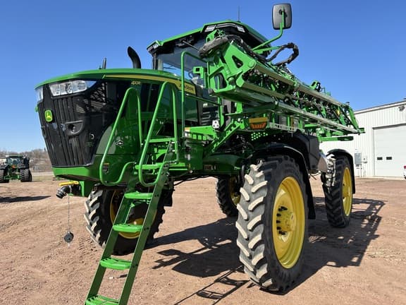 Image of John Deere 410R equipment image 2