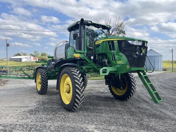 Image of John Deere 410R equipment image 1