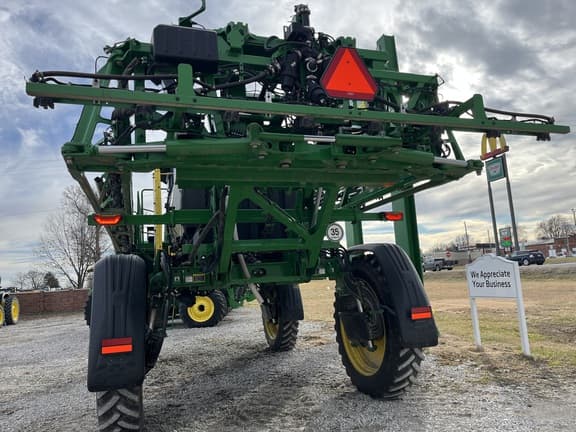 Image of John Deere 410R equipment image 3