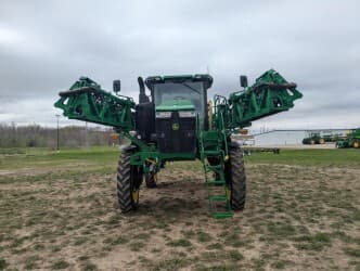 Image of John Deere 410R equipment image 4