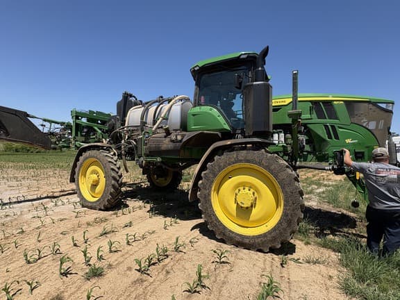 Image of John Deere 410R equipment image 1