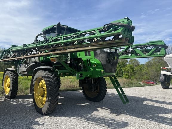 Image of John Deere 410R equipment image 4