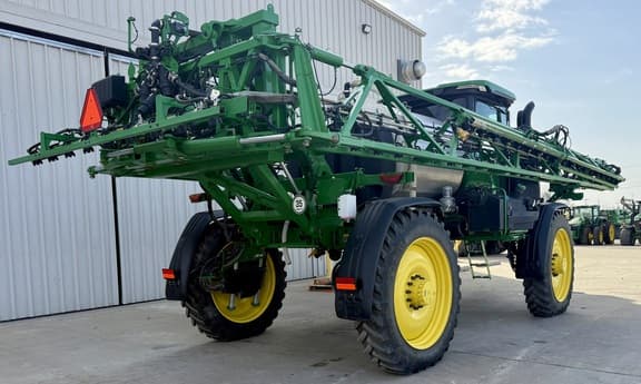 Image of John Deere 410R equipment image 2