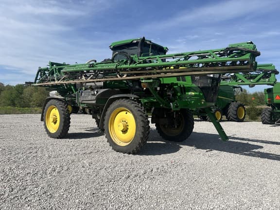 Image of John Deere 410R equipment image 1