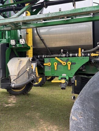 Image of John Deere 410R equipment image 4