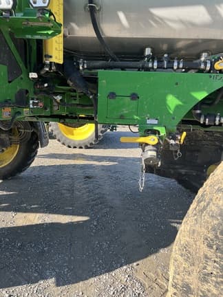 Image of John Deere 410R equipment image 3