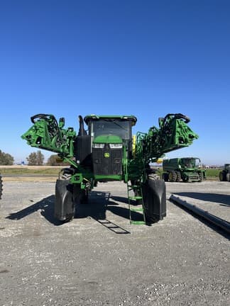 Image of John Deere 410R equipment image 2
